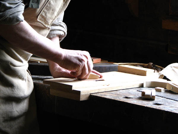 Nuestra <strong>carpintería de madera en  Casatejada</strong> es una empresa de <strong>herencia familiar</strong>, por lo que  contamos con gran <strong>experiencia </strong>en la profesión.